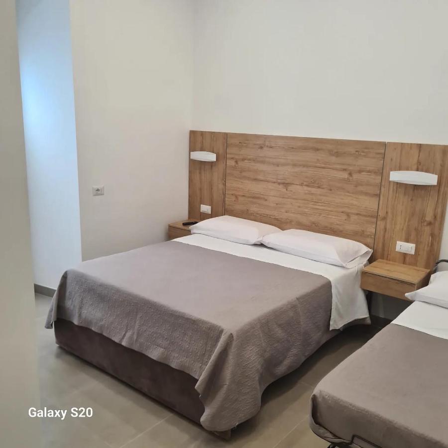 Hotel Residenza Nascari Al Plebiscito Neapel Exterior foto